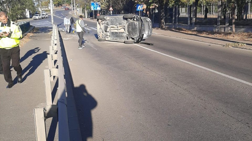 Trafic oprit pe DN 7: Accident rutier între între localităţile Călimăneşti şi Brezoi