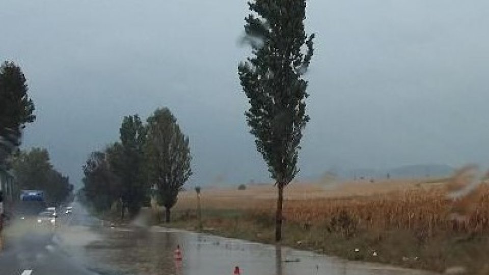 Județele Constanța și Tulcea, sub cod portocaliu de ploi torențiale, furtună și grindină