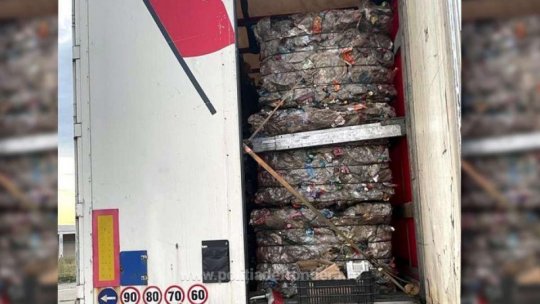 La PTF Nădlac 2 a fost blocată intrarea în țară a cinci camioane încărcate cu 80 de tone de deșeuri aduse din trei țări ale UE