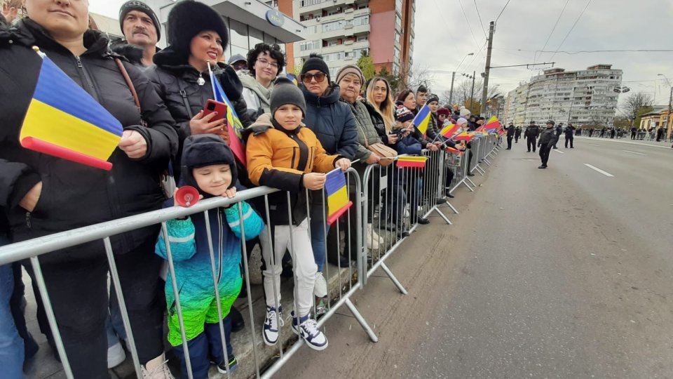 Galați: Paradă militară dedicată Zilei Naționale a României (FOTO)