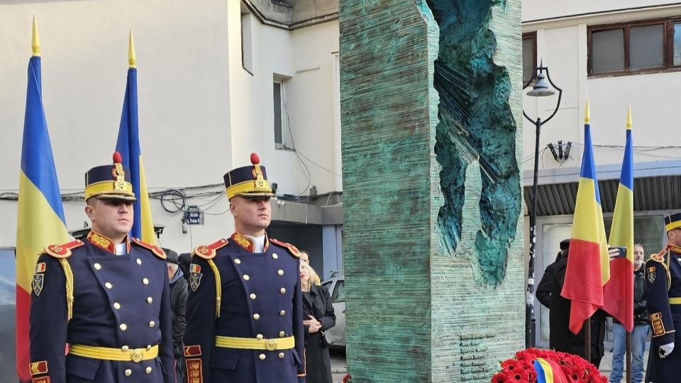 La 34 de ani de la revoluţie a fost dezvelit Monumentul Eroilor Martiri de la Sala Dalles