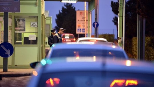 Punctele de trecere a frontierei din vestul României devin tot mai aglomerate