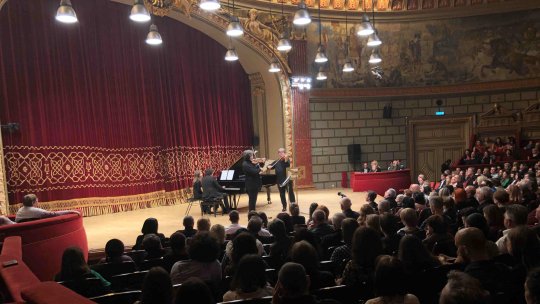 Recitaluri la Braşov, Ploieşti, Timişoara şi Craiova, sub genericul "Duelul viorilor"