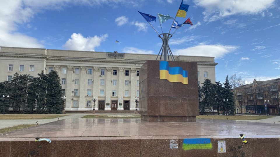 Rusia şi-a continuat asalturile pe frontul de est, unde încearcă să străpungă poziţiile ucrainene şi a bombardat, din nou, obiective civile