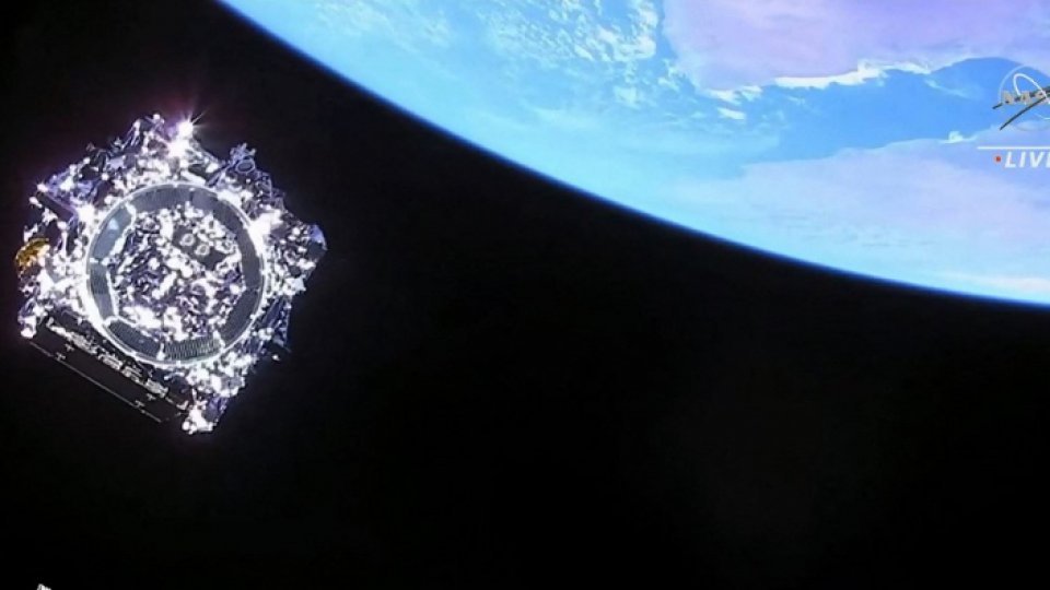 Telescopul spaţial James Webb a observat o populaţie de galaxii foarte masive din Universul primordial