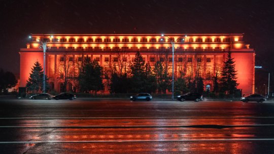 43 de monumente şi clădiri oficiale, luminate în portocaliu, pentru a marca Ziua Mondială de Luptă împotriva Cancerului