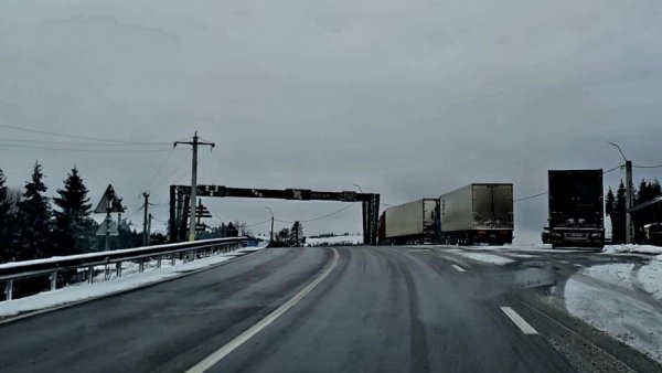 Infotrafic: Doar două drumuri naționale din județele Buzău și Vrancea rămân închise traficului din cauza zăpezii