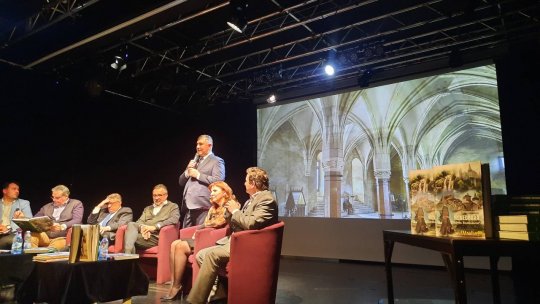 La Muzeul Literaturii Române a avut loc prezentarea primului volum al unui album de fotografie dedicat judeţului Hunedoara