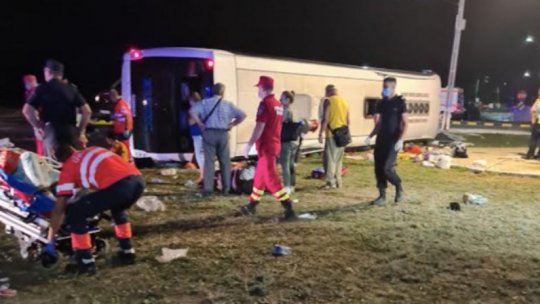 Autocar răsturnat în județul Ialomița