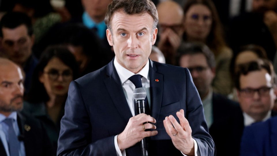 Preşedintele Franţei şi-ar dori ca vizita în ţara sa a regelui Charles al Marii Britanii să fie reprogramată la începutul verii