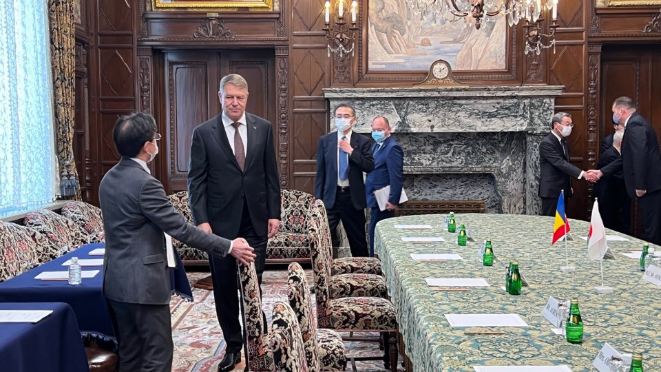 Președintele Klaus Iohannis și-a început vizita în Japonia cu o întâlnire cu președintele Camerei Superioare a parlamentului, Hidehisa Otsuji