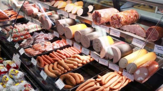 Produse din carne, îmbrăcăminte şi parfumuri contrafăcute cu o valoare totală estimată de aproape 4.000.000 de lei au fost confiscate de Paște