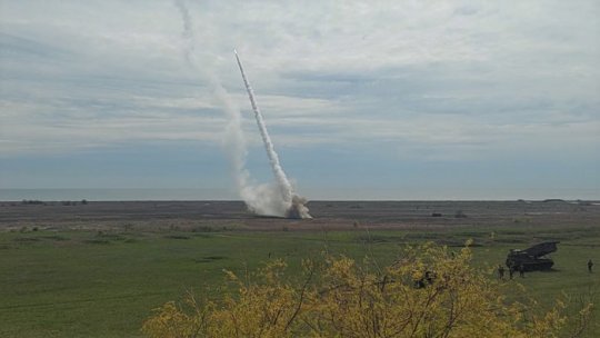 Exerciţii cu trageri în cadrul Grupului de Luptă NATO, la Capul Midia, judeţul Constanţa