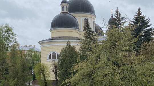 Peste 600 de comunitati religioase din Ucraina, printre care și unele românești, acuzate că sunt subordonate Moscovei