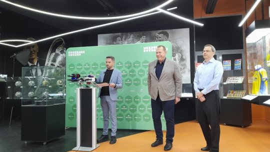 Mănuşile cu care portarul Helmut Duckadam a apărat patru penalty-uri în finala de la Sevilla din '86, expuse la Muzeul Fotbalului din Capitală