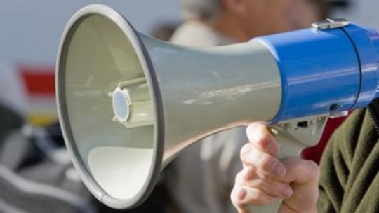 Protest al agricultorilor în faţa reprezentanţei Comisiei Europene din Bucureşti