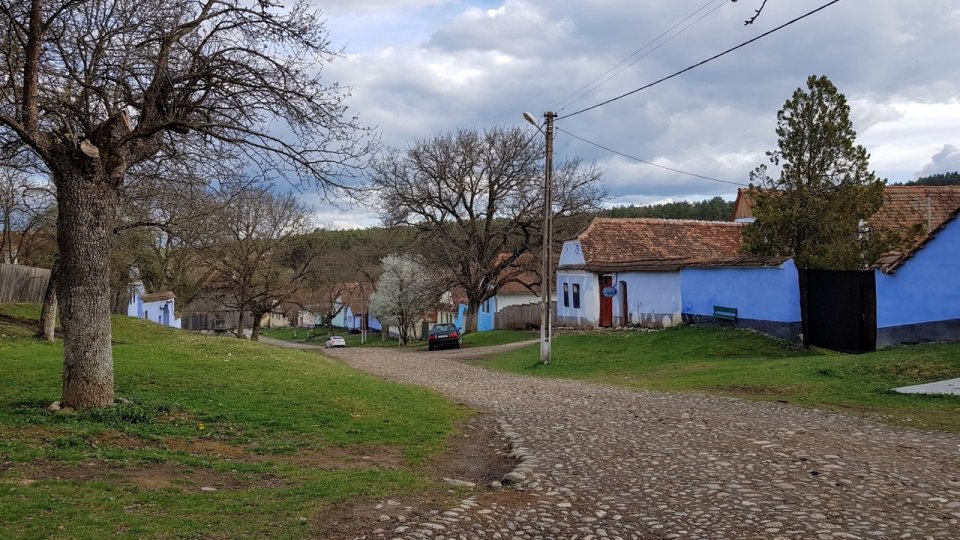 Turiștii nu vor mai avea voie să intre cu mașinile în satul Viscri, din județul Brașov