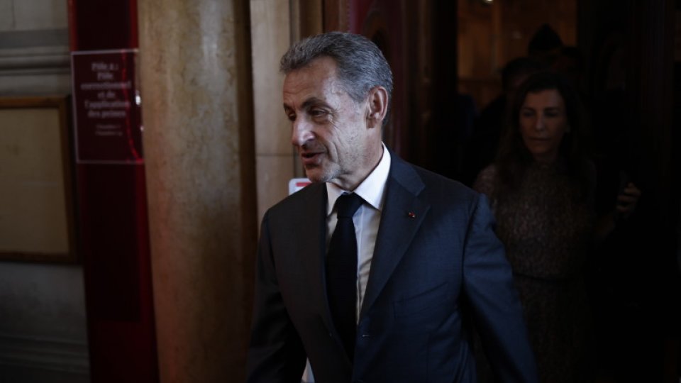 Fostul președinte al Franței, Nicolas Sarkozy, a fost condamnat la trei ani de închisoare