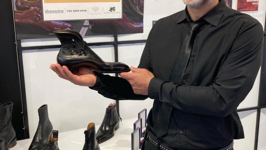 Arad: Pantofi unici pe scena mondială