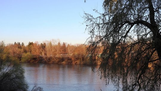Căutările pe râul Mureş continuă în încercarea de a-i găsi pe cei patru dispăruţi