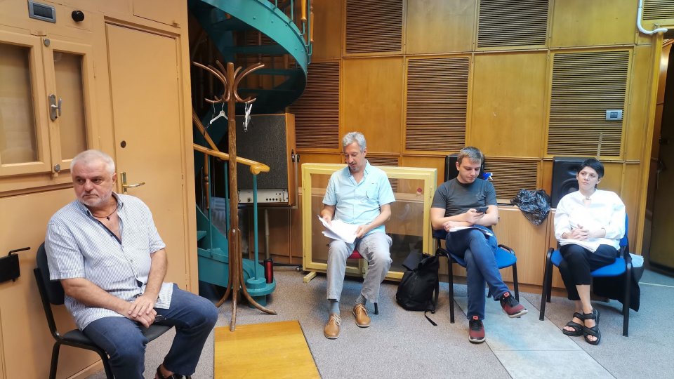 Încheiem primăvara cu o premieră radiofonică