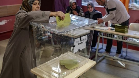 Turcia: Secțiile de votare s-au deschis pentru turul doi al alegerilor prezidențiale