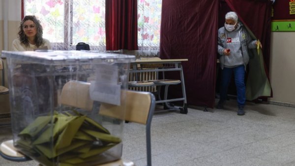 Alegeri prezidenţiale în Turcia - Urnele se închid la ora 17.00: primele date parţiale, aşteptate mai devreme decât în primul tur