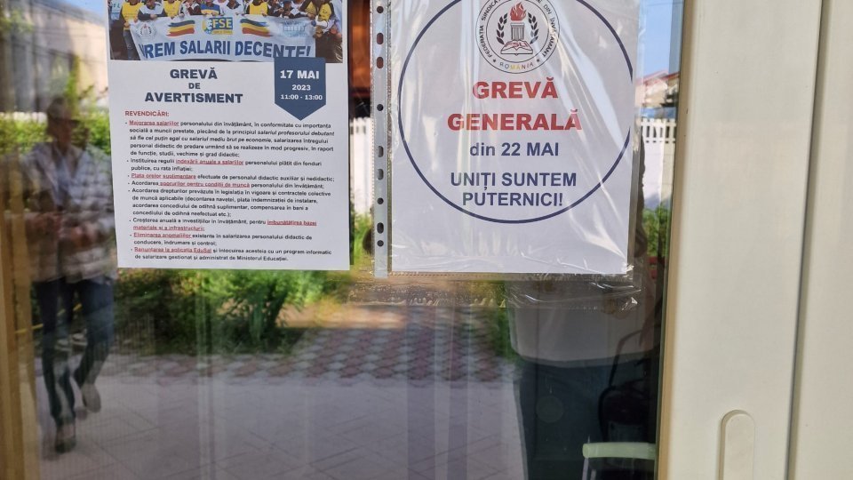 Greva din învăţământ continuă