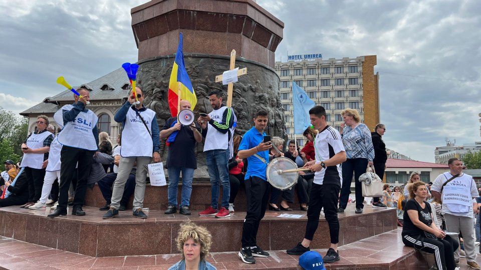 Protestele din educaţie continuă