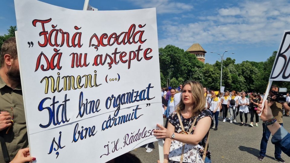 Liderii sindicali din educaţie au revenit la negocieri, la Palatul Victoria