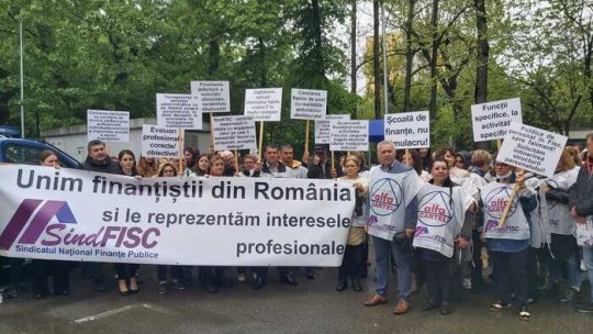 Sindicaliștii din Finanțe, protest la sediul Direcţiei Generale de Administrare a Marilor Contribuabili