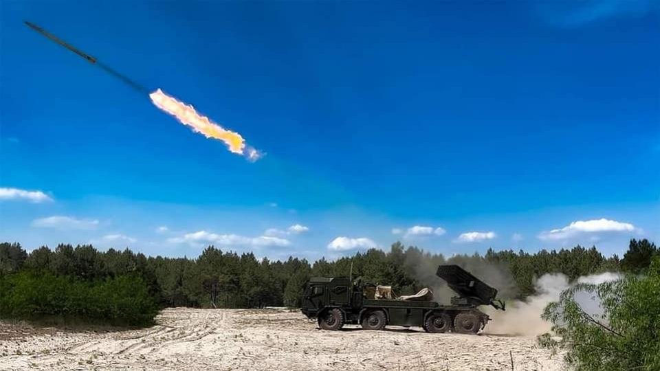 Armata ucraineană a reușit să spargă prima linie de apărare a rușilor în unele sectoare de front, apreciază Ministerul britanic al Apărării