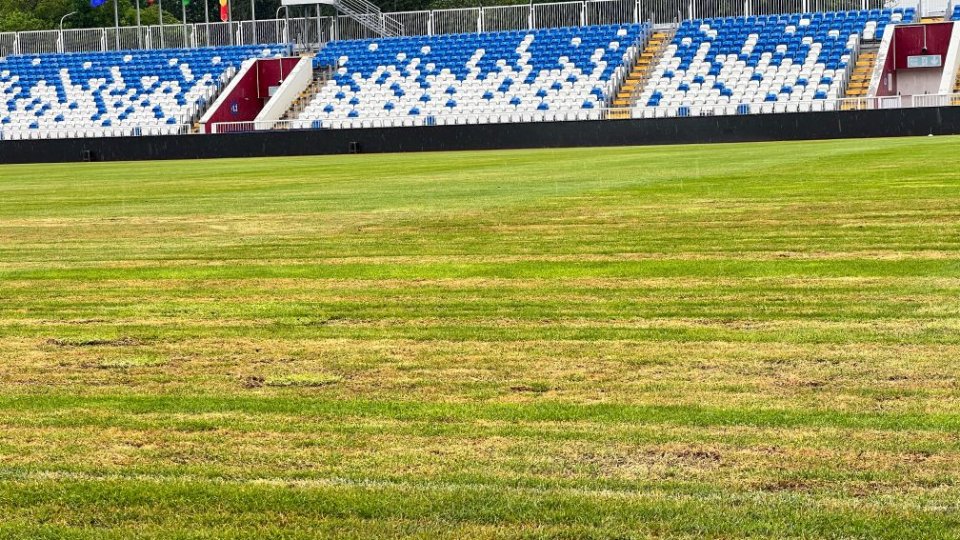 Terenul stadionului din Pristina nu arată prea bine înaintea meciului Kosovo - România