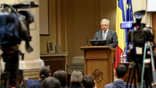 Guvernatorul BNR, Mugur Isărescu, cere măsuri de echilibrare a ofertei interne cu cererea internă