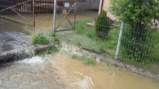 Judeţul Mehedinţi - drumuri naționale și județene cu restricții, gospodării inundate în ultimele ore