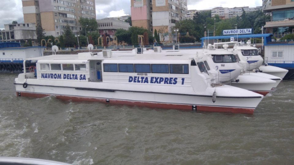 Pe Brațul Chilia al Dunării, pontonul de acostare a navelor de la Pătlăgeanca s-a surpat