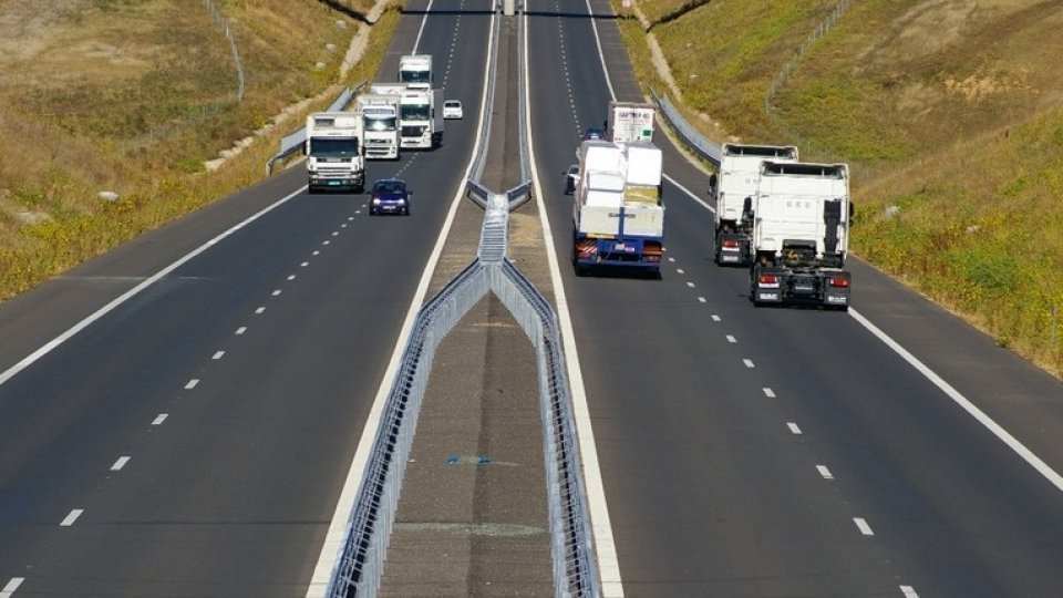 Autostrada A10 Sebeş-Turda s-a deteriorat pe un tronson reconstruit în primăvară