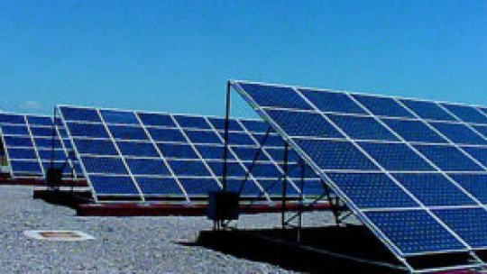 OMV Petrom a semnat un acord pentru achiziționarea mai multor proiecte pentru construcția de parcuri fotovoltaice în județul Teleorman, cu o putere instalată de aproximativ 710 Megawați