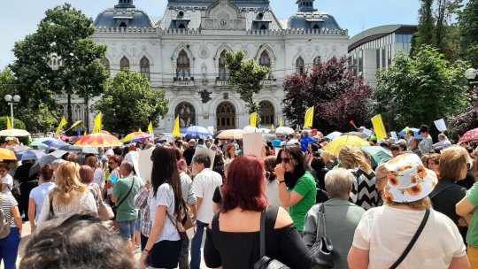 La Bistriţa, profesorii au ieșit din nou în stradă să protesteze față de situația din educație