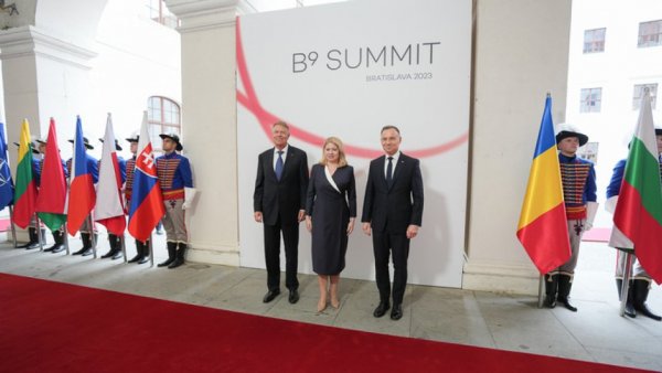 Preşedintele Klaus Iohannis a vorbit la summit-ul de la Bratislava despre importanţa crucială a flancului estic al NATO în faţa ameninţării ruse