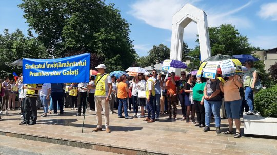 Galați: Protest al sindicaliștilor din educatie