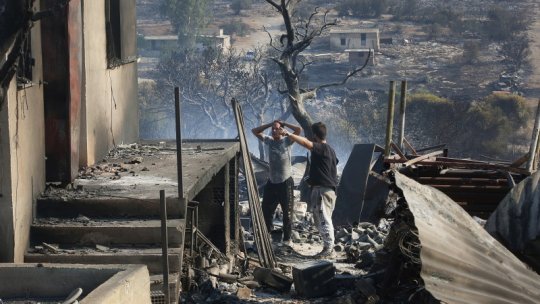 Incendiile continuă să facă ravagii în Grecia