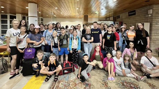 Un grup de 45 de copii din Ucraina îşi petrec câteva zile de vacanţă pe litoralul românesc