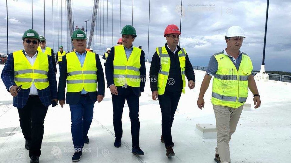 Podul peste Dunăre de la Brăila se va închide pe timpul nopții până în noiembrie