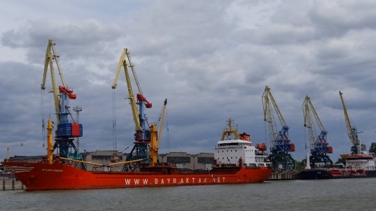 România promite să dubleze capacitatea de transport naval al cerealelor din Ucraina pe Dunăre