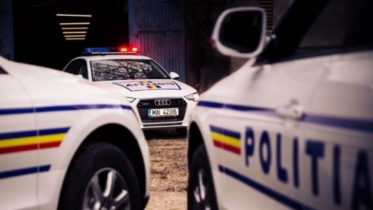 Un poliţist aflat la volanul unei autospeciale a fost rănit, în urma unui accident de circulaţie pe DN 22