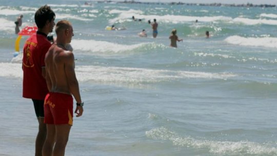 Autoritățile au deschis dosare penale pe numele turiștilor care s-au luat la bătaie cu salvamarii pe plaja de la Eforie Nord