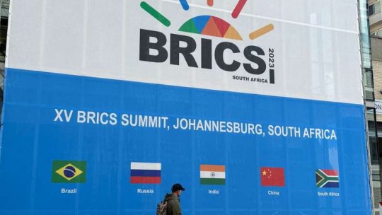 Reducerea dependenţei de dolari, pe agenda reuniunii BRICS