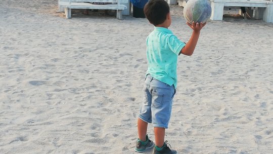 Un copil de 5 ani neînsoţit a fost găsit de poliţişti într-un tren pe ruta Bucureşti - Constanţa