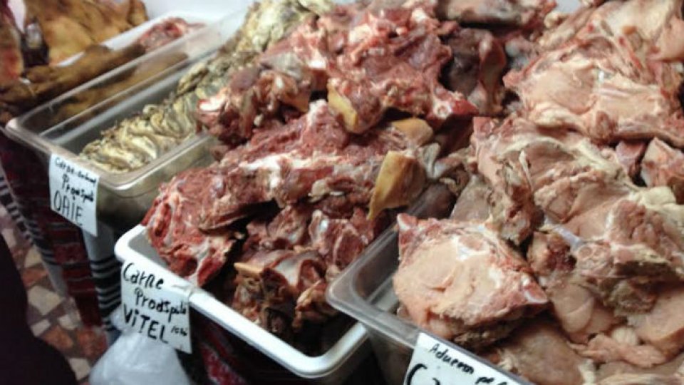 Peste 40 de unităţi de alimentaţie publică de pe litoral, amendate cu peste 400.000 lei